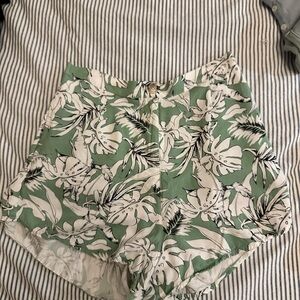 Shore Tropical Leaf Print High Waist Women's Shorts